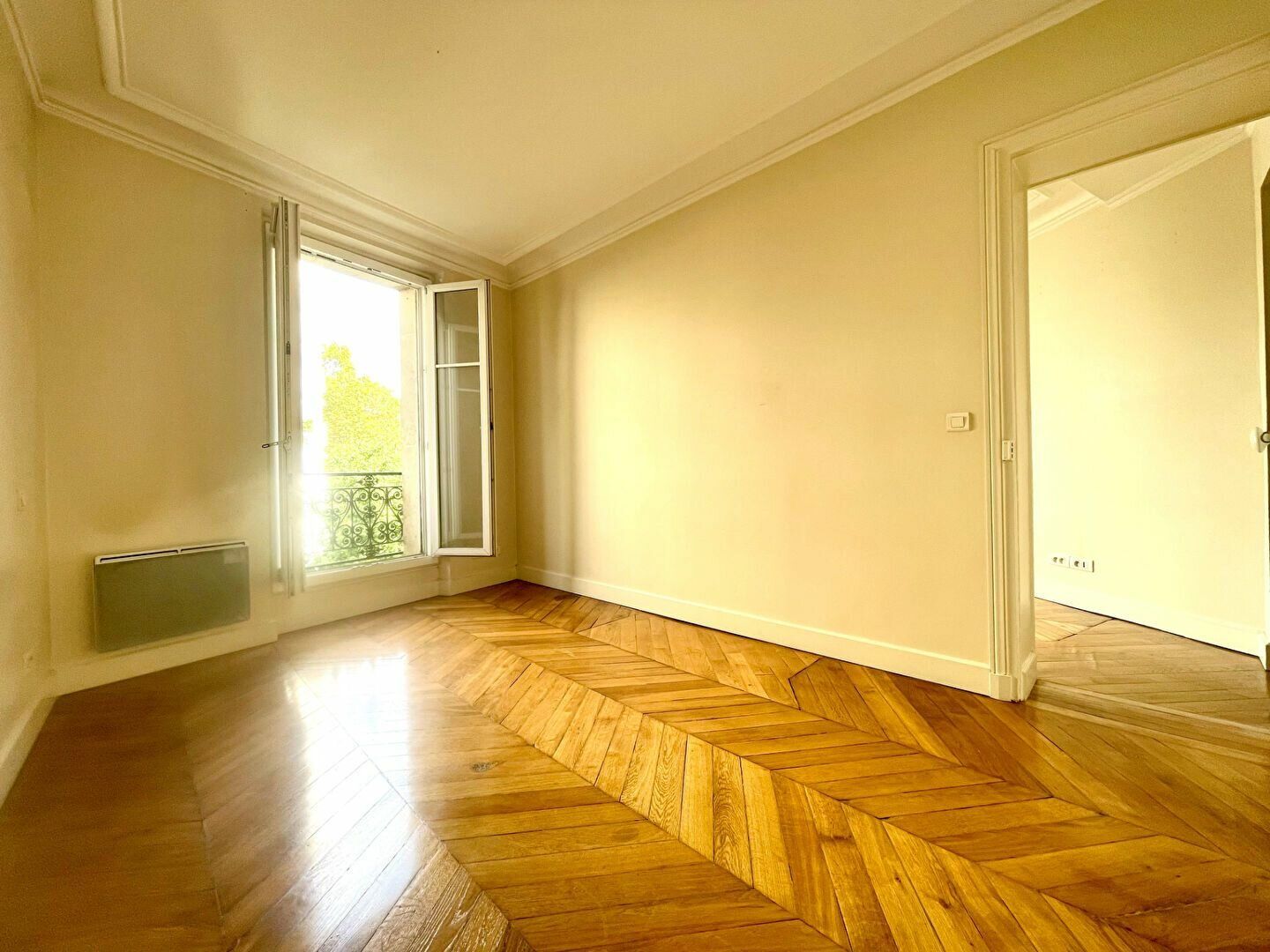 Appartement à vendre 2 44.26m2 à Paris 18 vignette-2