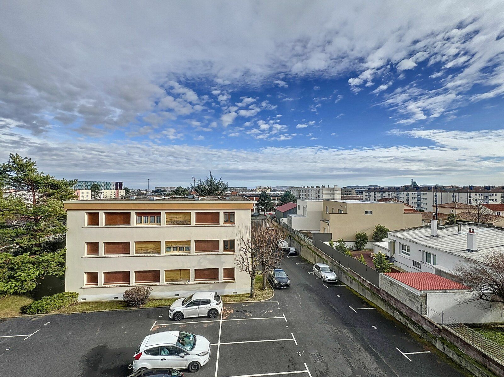 Appartement à vendre 3 50.11m2 à Clermont-Ferrand vignette-1