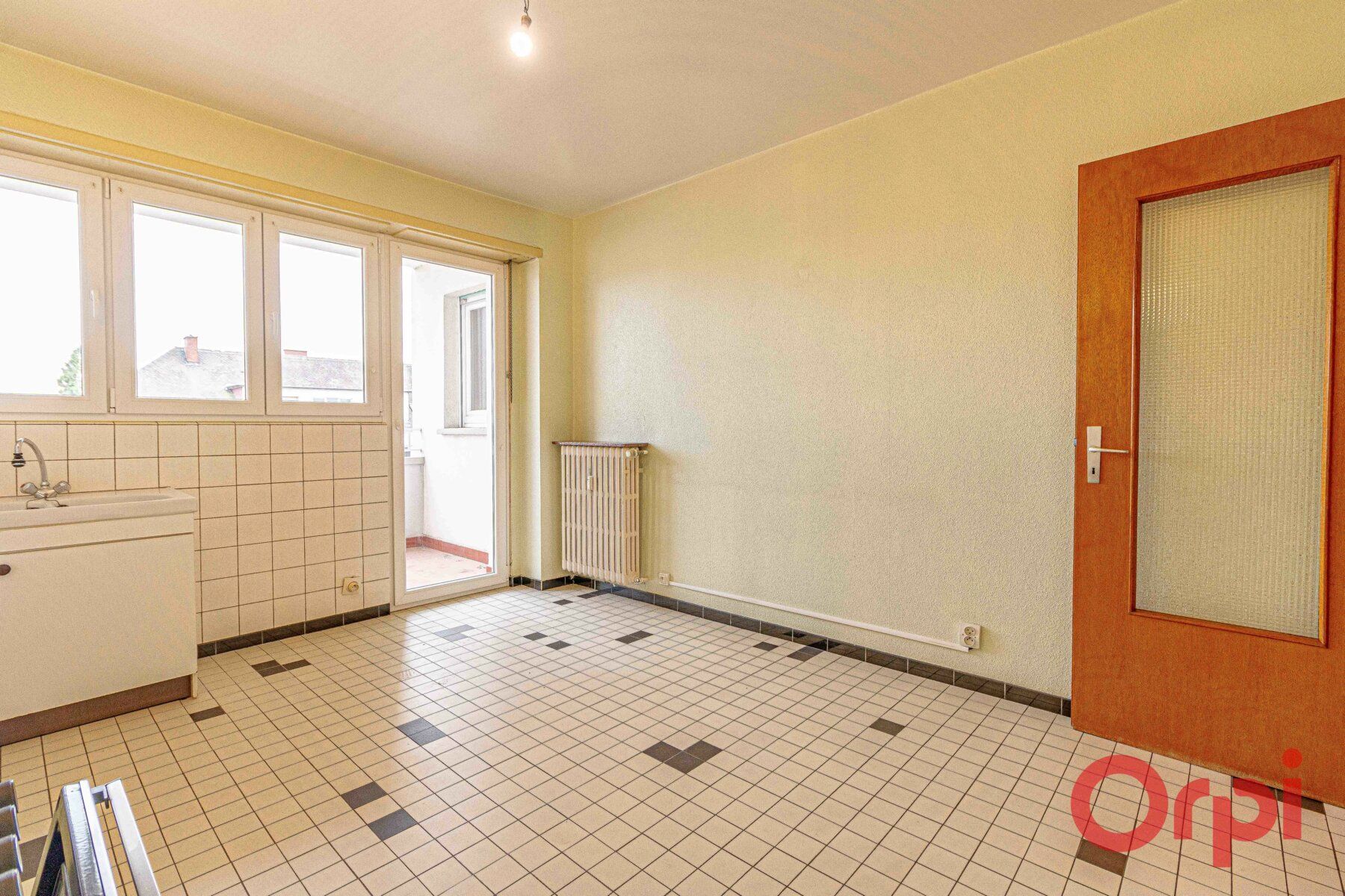 Appartement à vendre 3 100.81m2 à Strasbourg vignette-3