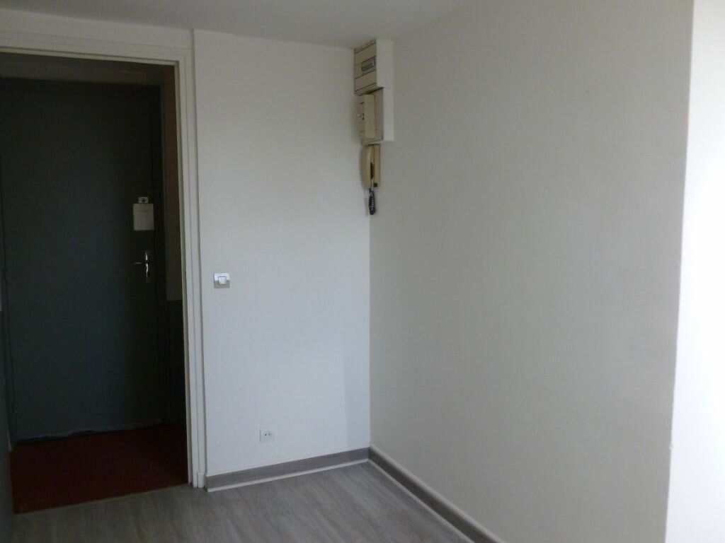 Appartement à vendre 3 32.27m2 à Reims vignette-9