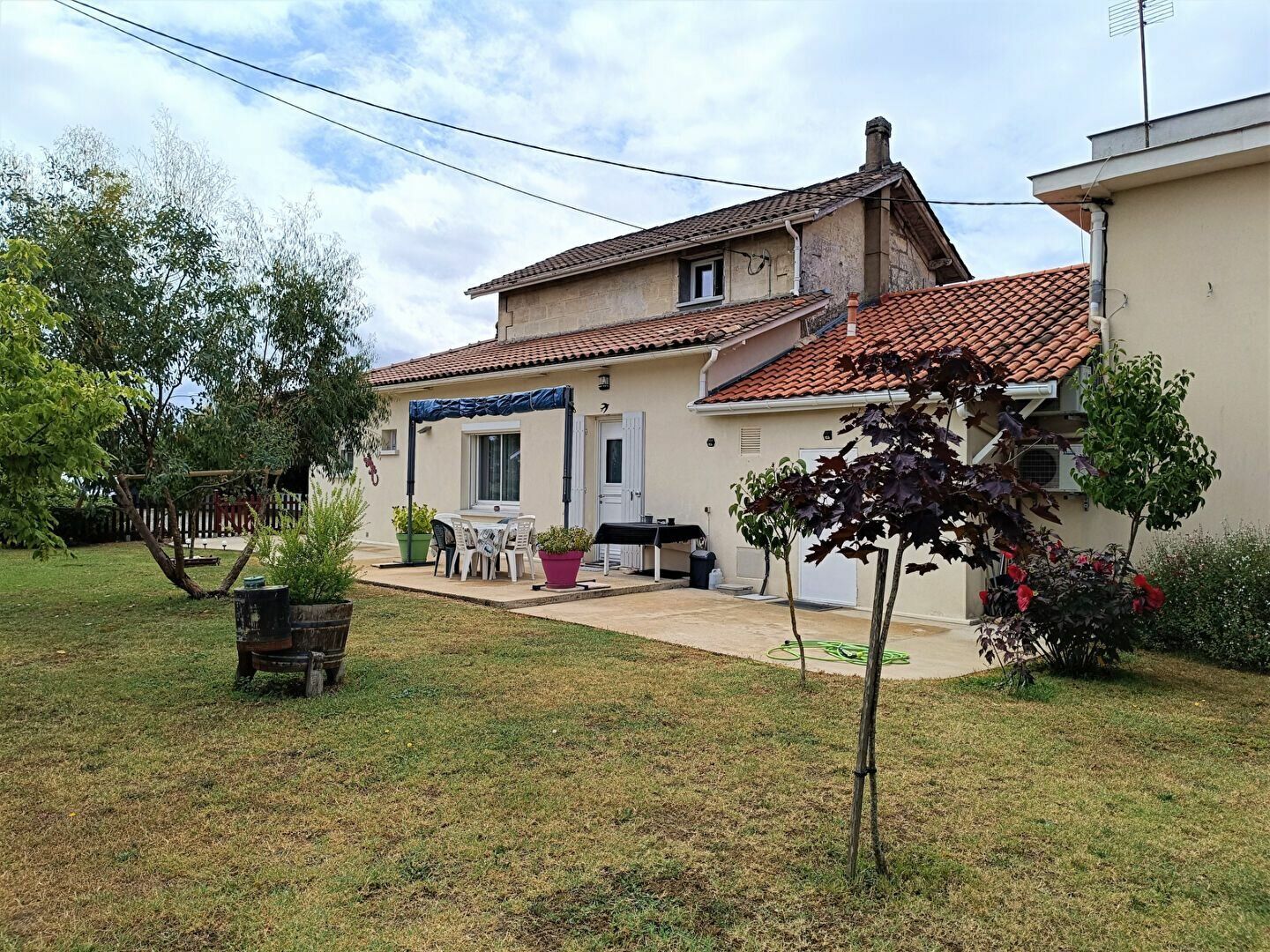 Maison à vendre 4 96m2 à La Lande-de-Fronsac vignette-1