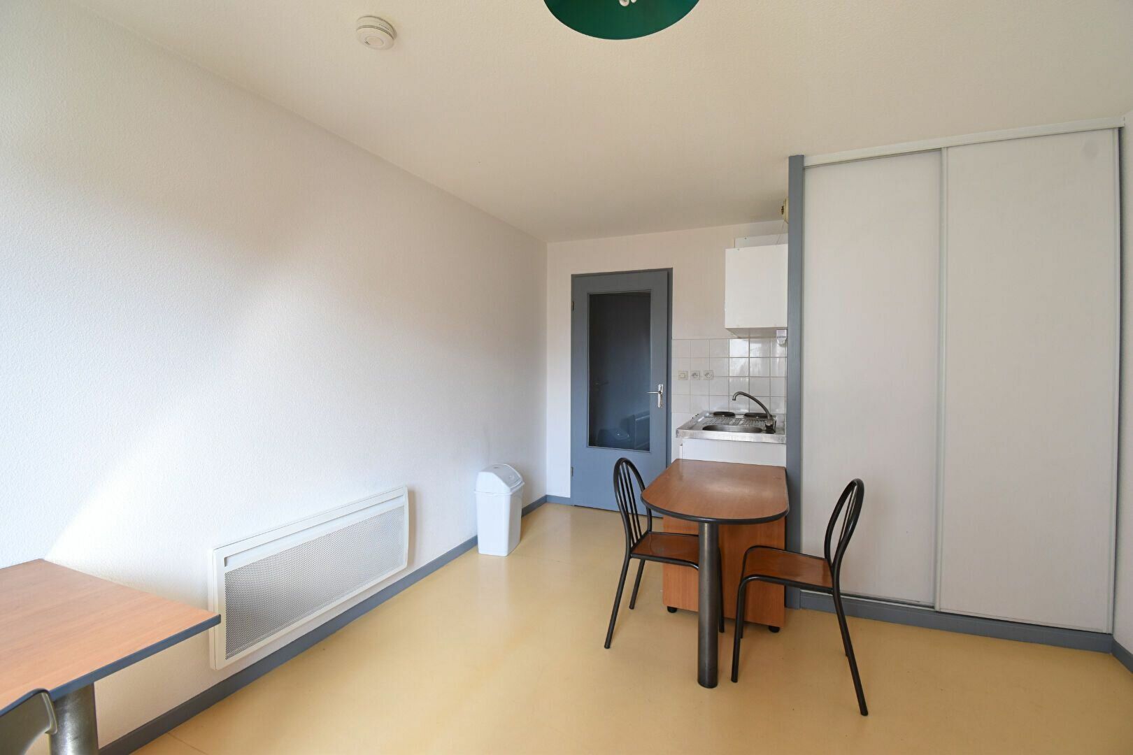 Appartement à louer 1 m2 à Valence vignette-2