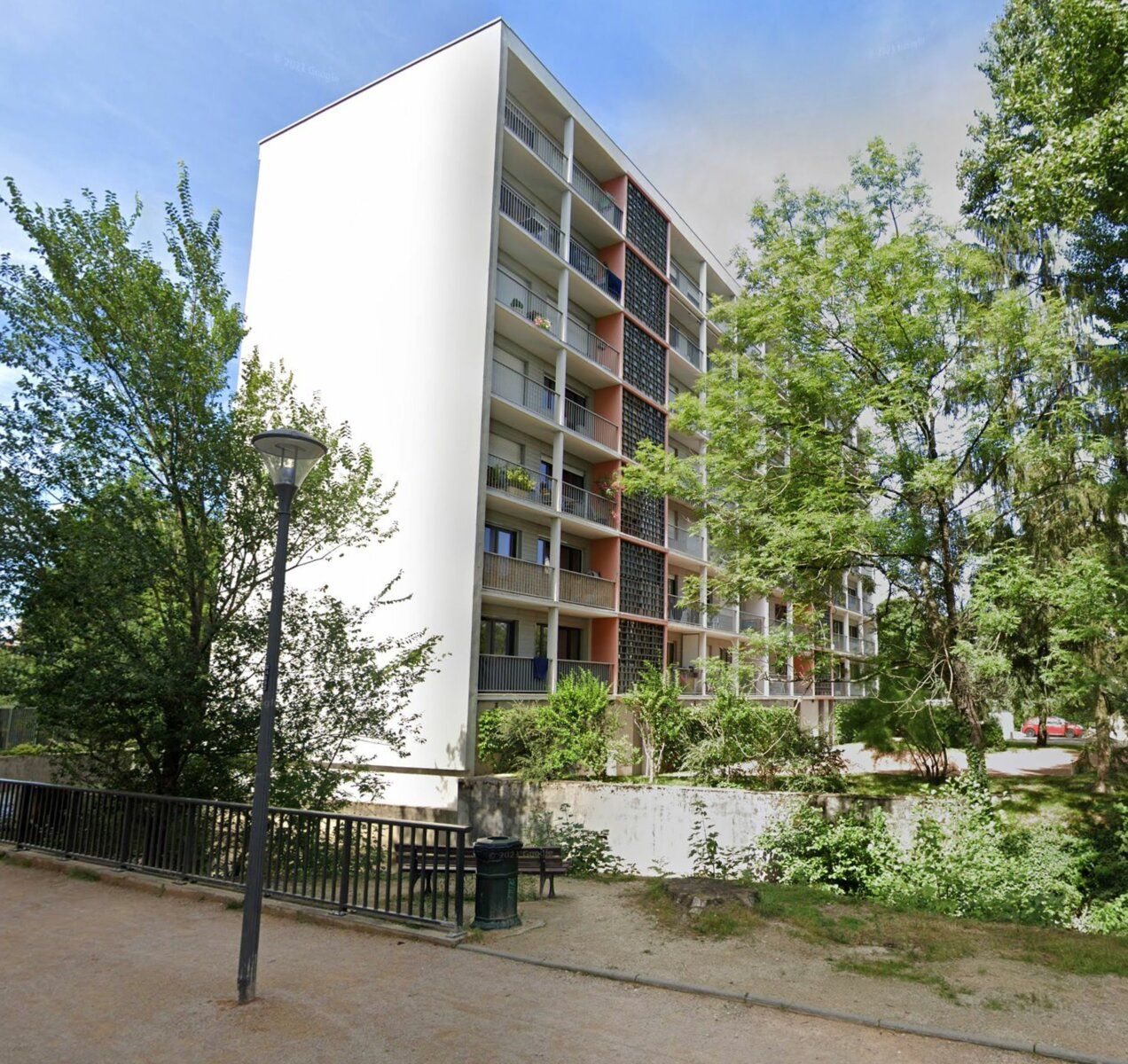 Appartement à vendre 4 74.75m2 à Bourg-en-Bresse vignette-1