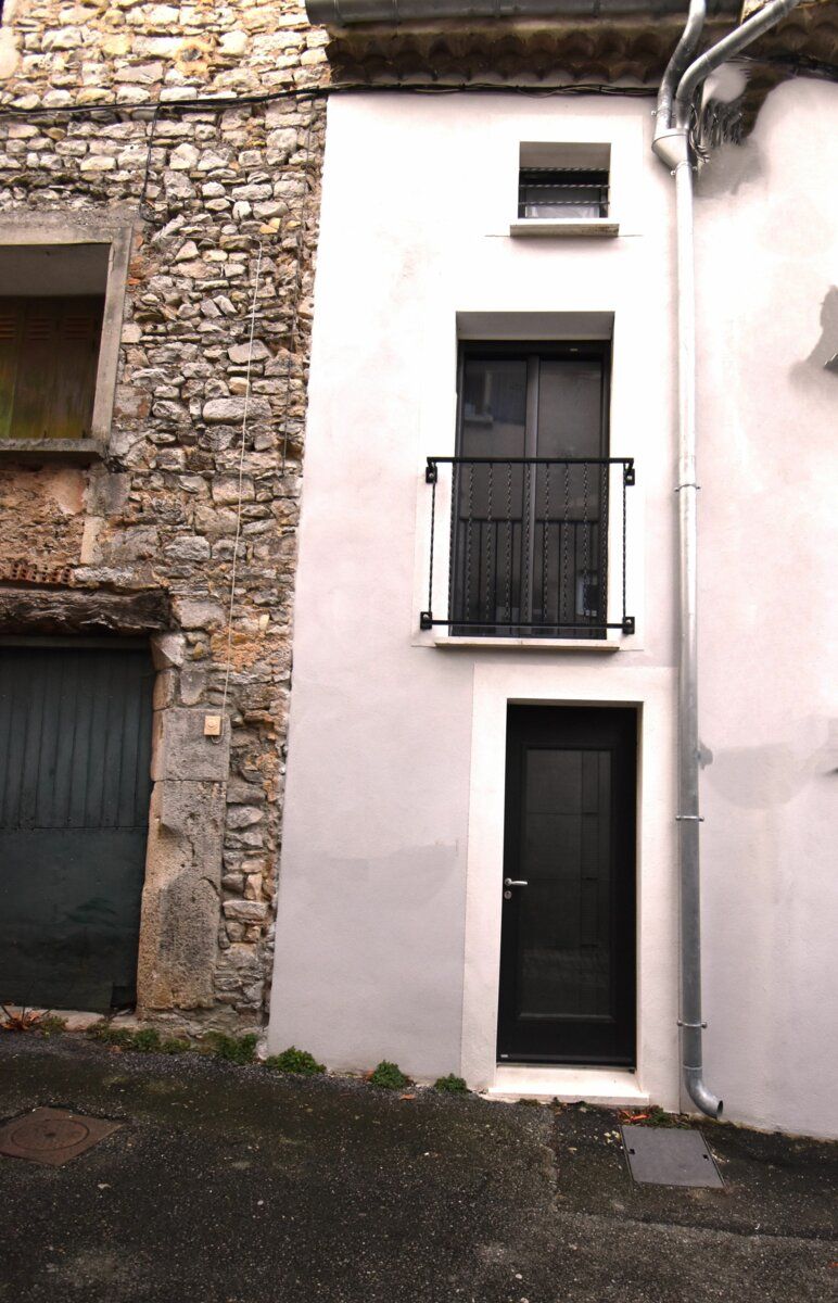 Appartement à vendre 2 m2 à Saint-Remèze vignette-1