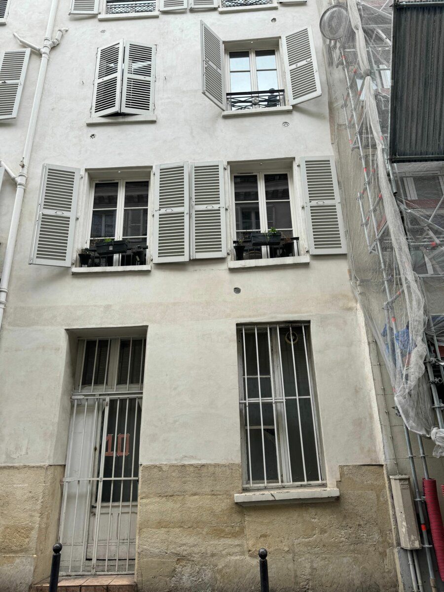 Appartement à vendre 1 25m2 à Paris 18 vignette-1