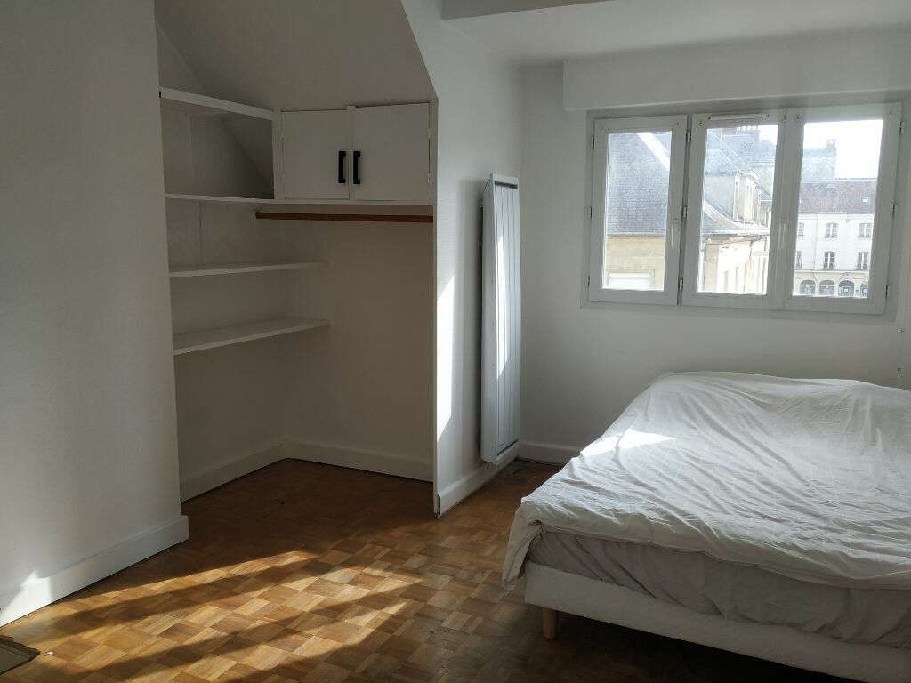 Appartement à louer 3 m2 à Compiègne vignette-4