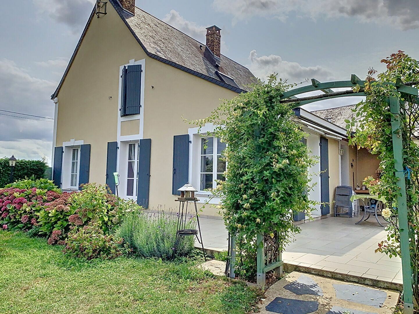 Maison à vendre 5 140m2 à Saint-Marceau vignette-2