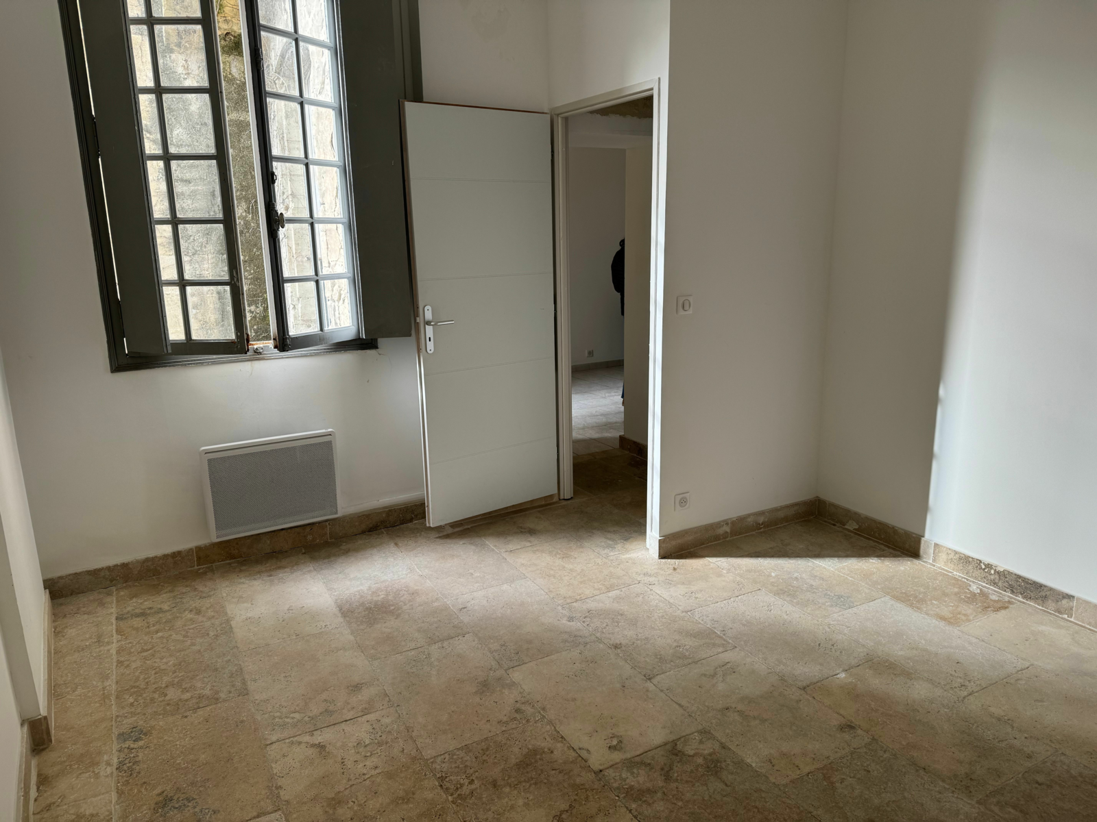 Appartement à louer 3 m2 à Beaucaire vignette-8