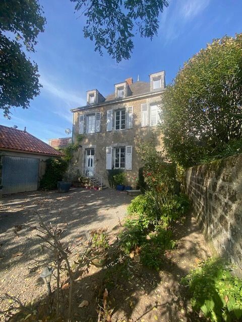 Maison à vendre 7 261.92m2 à Olonne-sur-Mer vignette-1