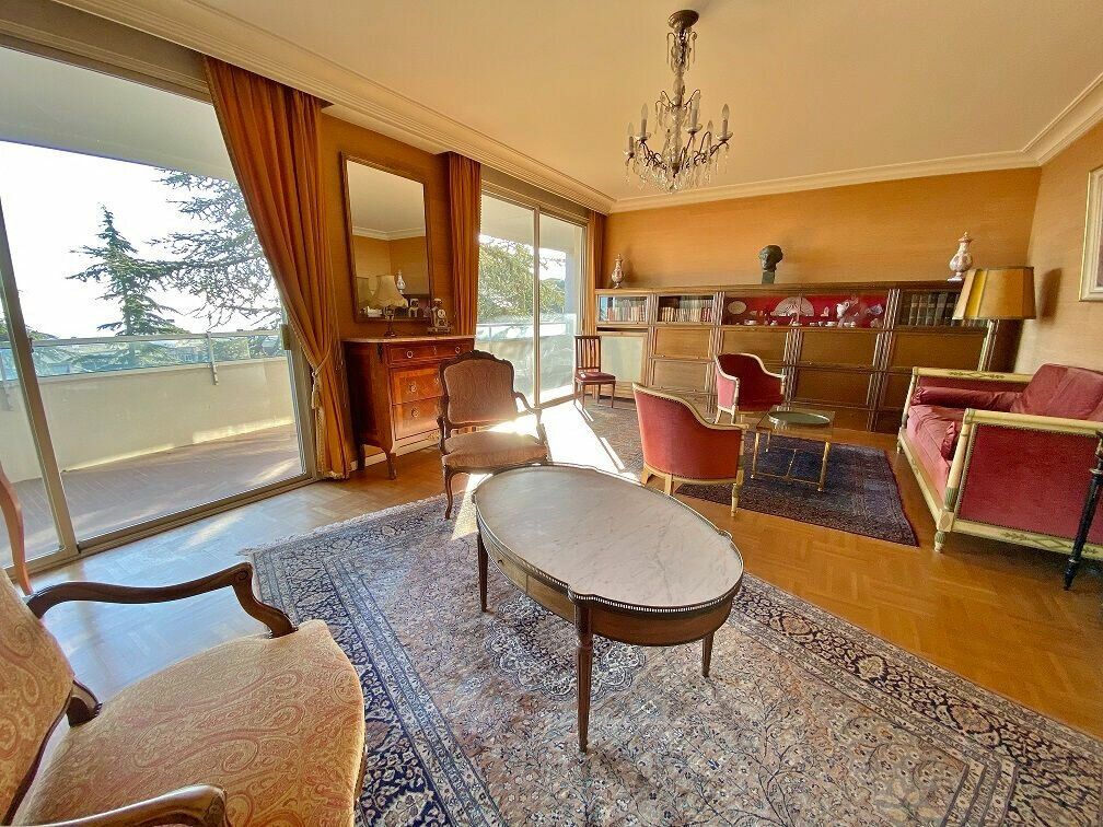 Appartement à vendre 5 137.25m2 à Sainte-Foy-lès-Lyon vignette-2
