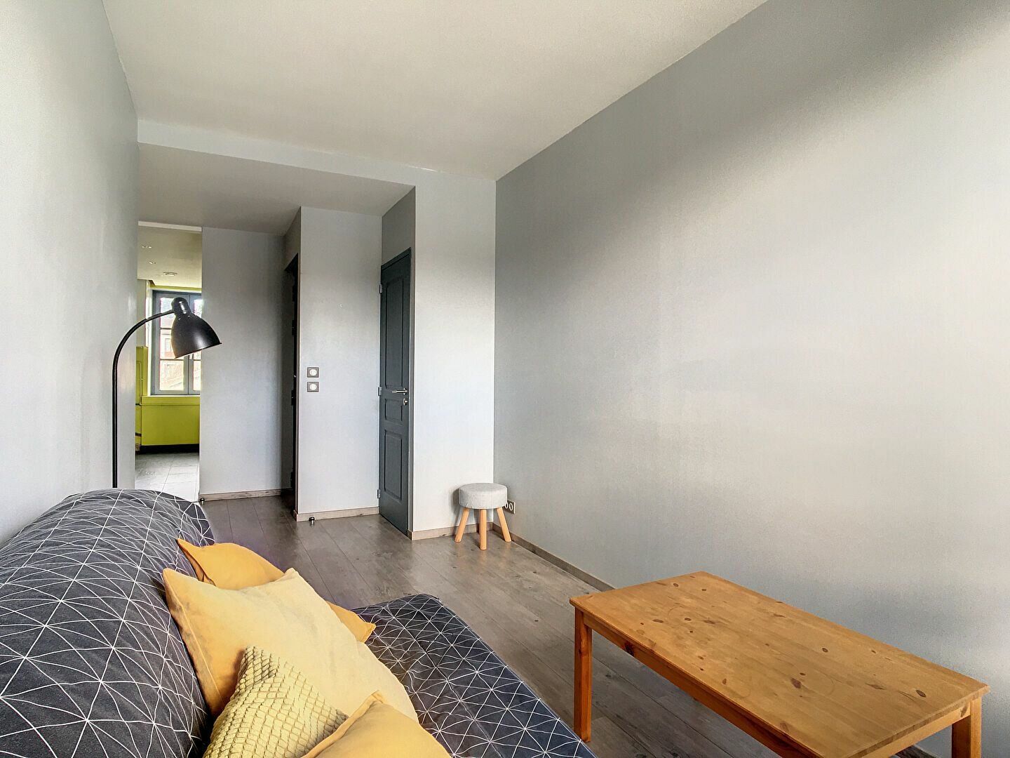 Appartement à louer 1 m2 à Albigny-sur-Saône vignette-9