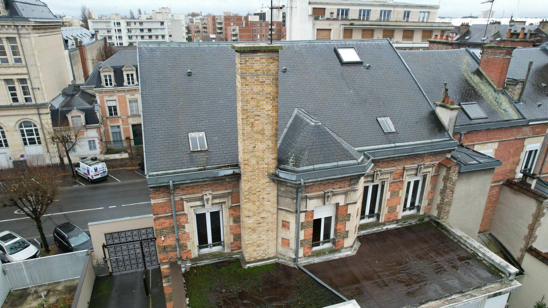 Appartement à vendre 1 115m2 à Reims vignette-1