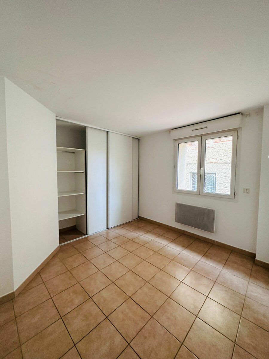 Appartement à vendre 3 50m2 à Saint-Nazaire vignette-4