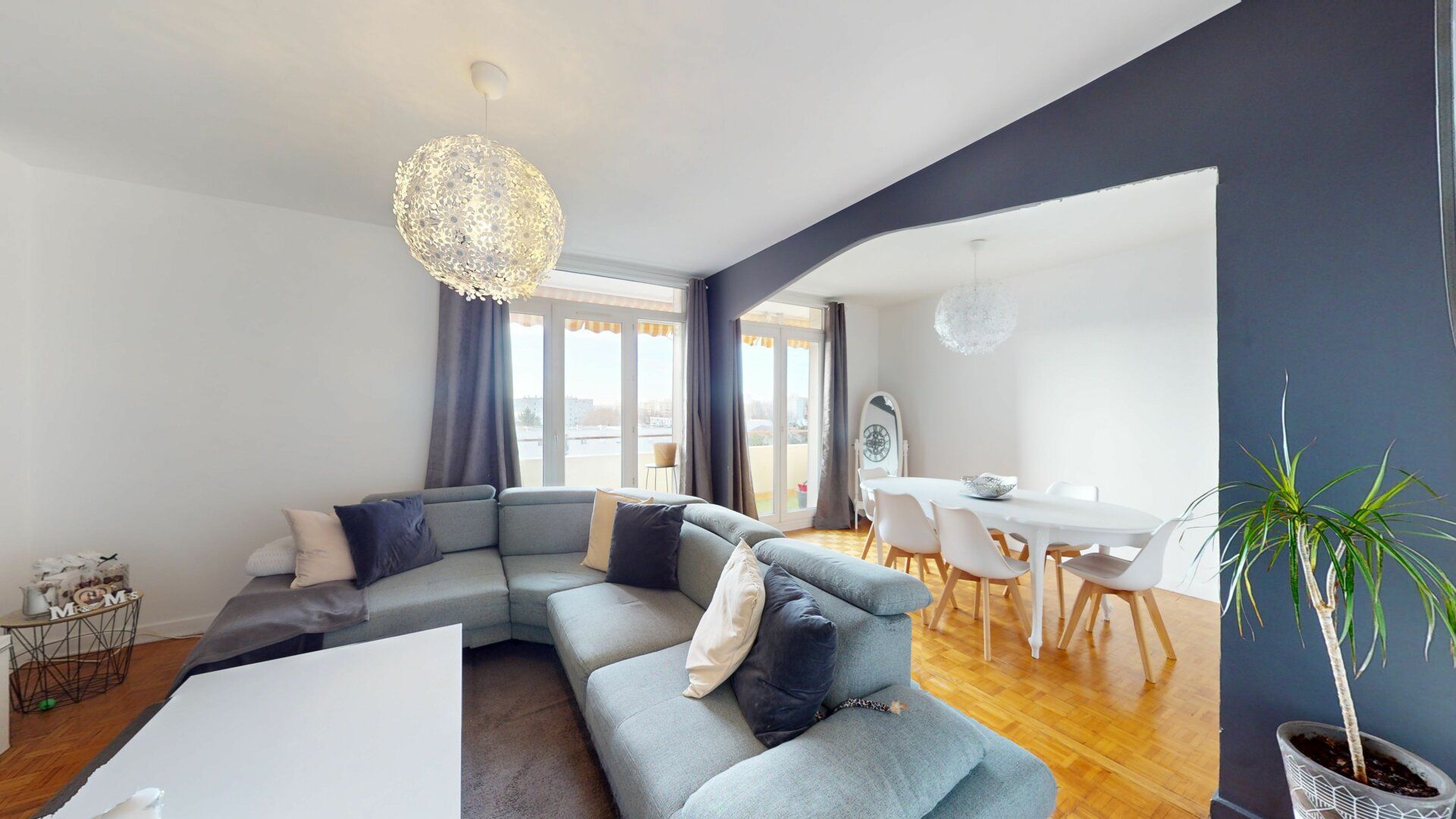 Appartement à vendre 4 71.08m2 à Vaulx-en-Velin vignette-2