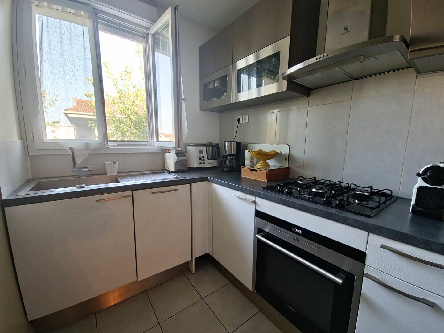 Appartement à vendre 4 83m2 à Neuilly-sur-Marne vignette-2