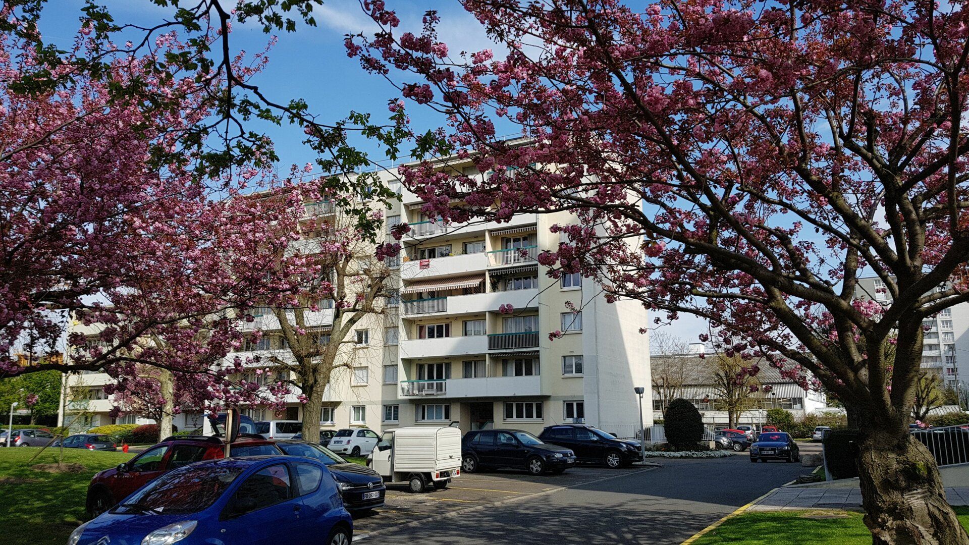 Appartement à vendre 3 63m2 à Neuilly-Plaisance vignette-1