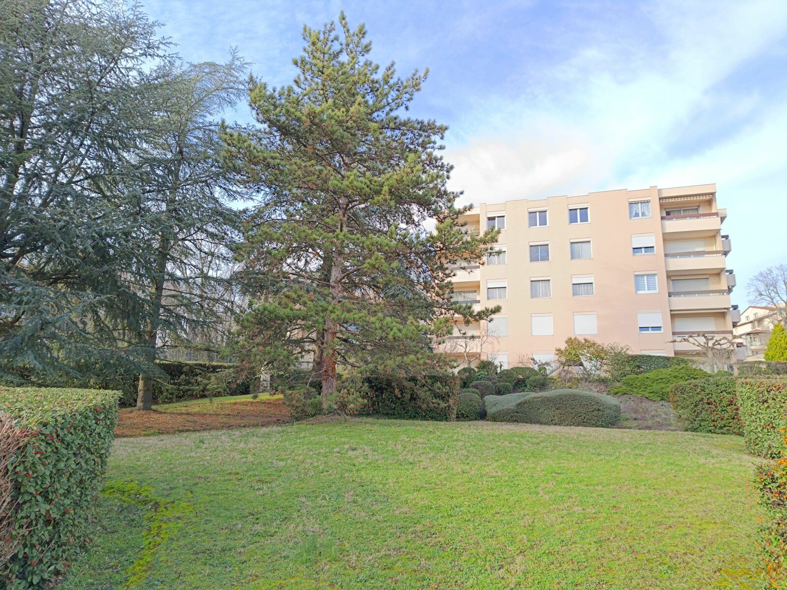 Appartement à vendre 3 70.5m2 à Saint-Genis-Laval vignette-3