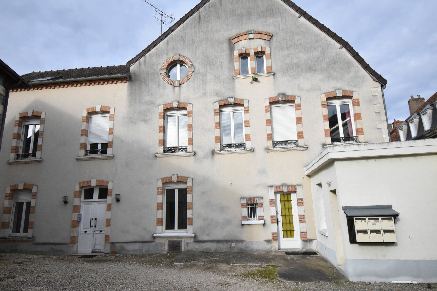 Appartement à vendre 3 52m2 à Cosne-Cours-sur-Loire vignette-1