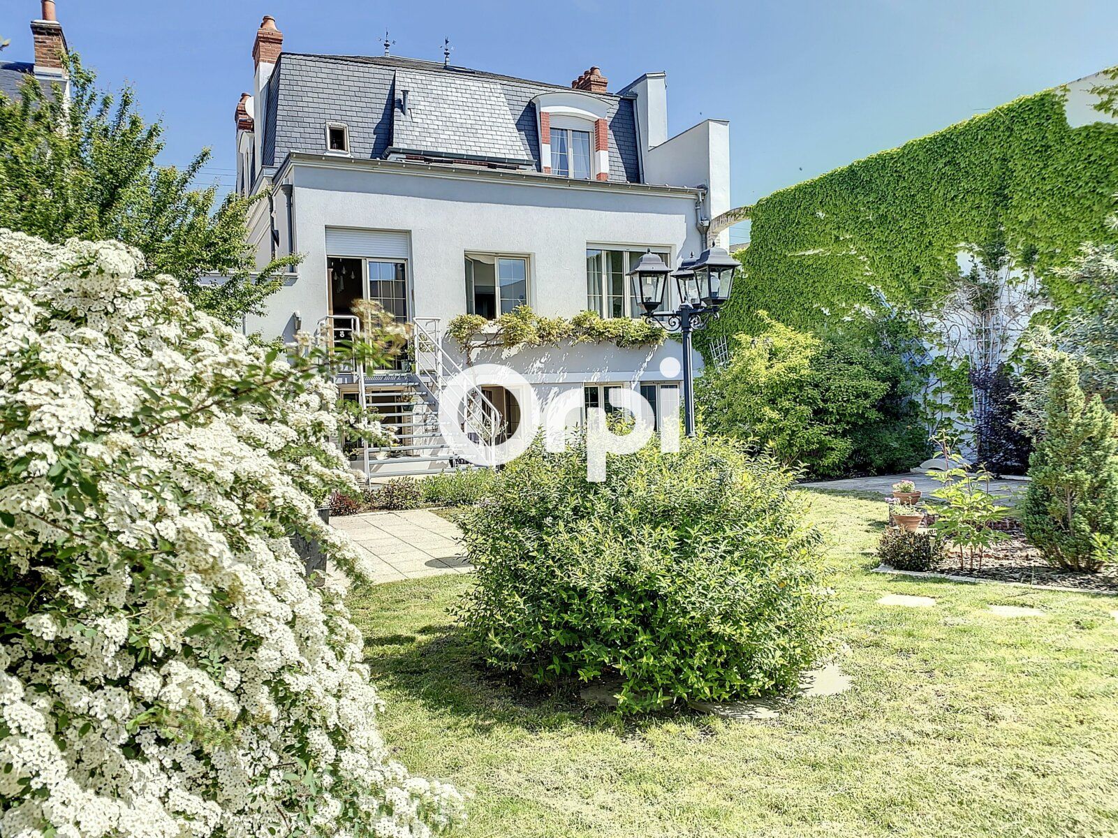Maison à vendre 5 177.7m2 à Montluçon vignette-1