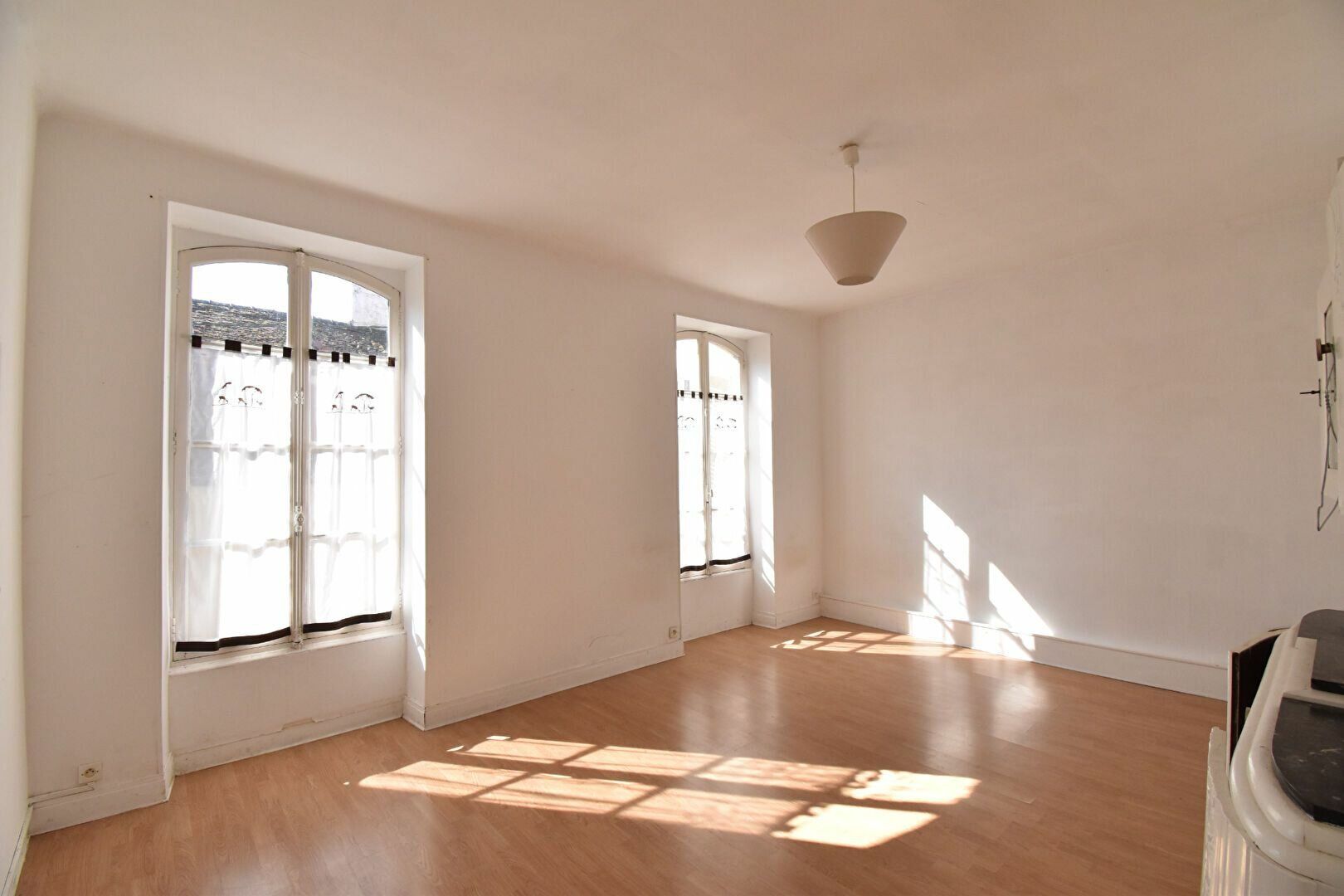 Appartement à vendre 2 m2 à Cosne-Cours-sur-Loire vignette-2