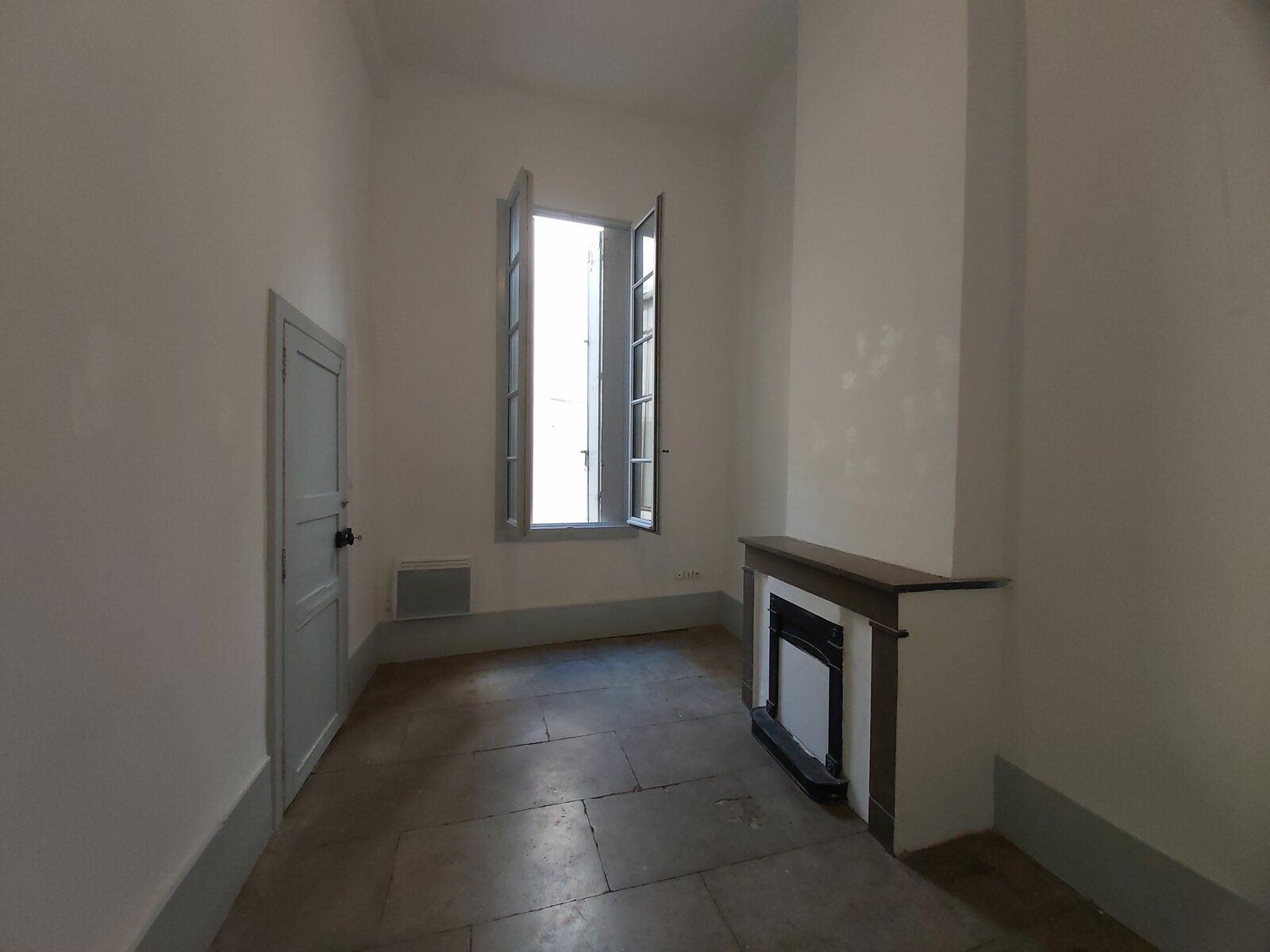 Appartement à louer 4 112.35m2 à Montpellier vignette-5