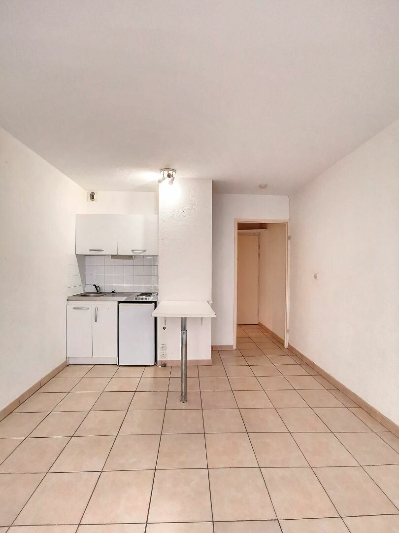 Appartement à louer 1 19.5m2 à Toulon vignette-4