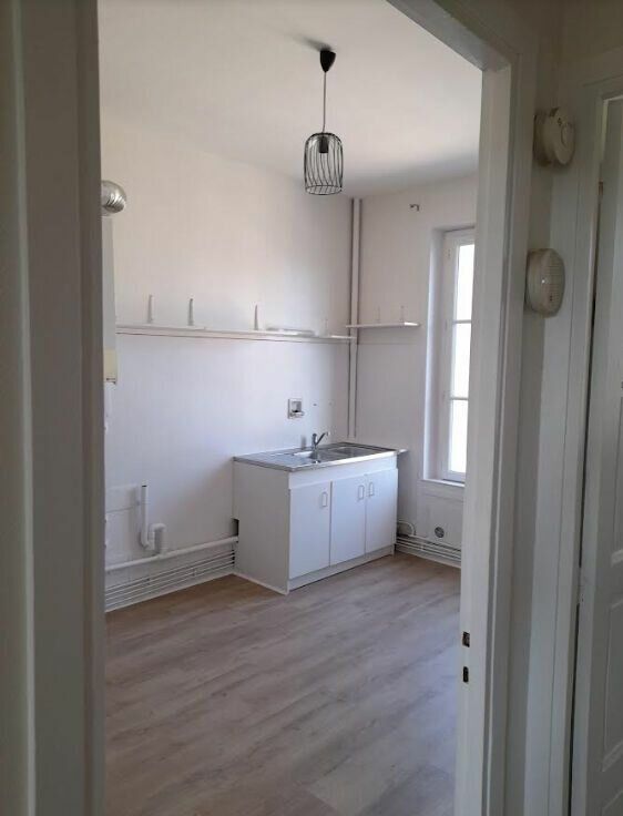 Appartement à louer 1 m2 à Blois vignette-4