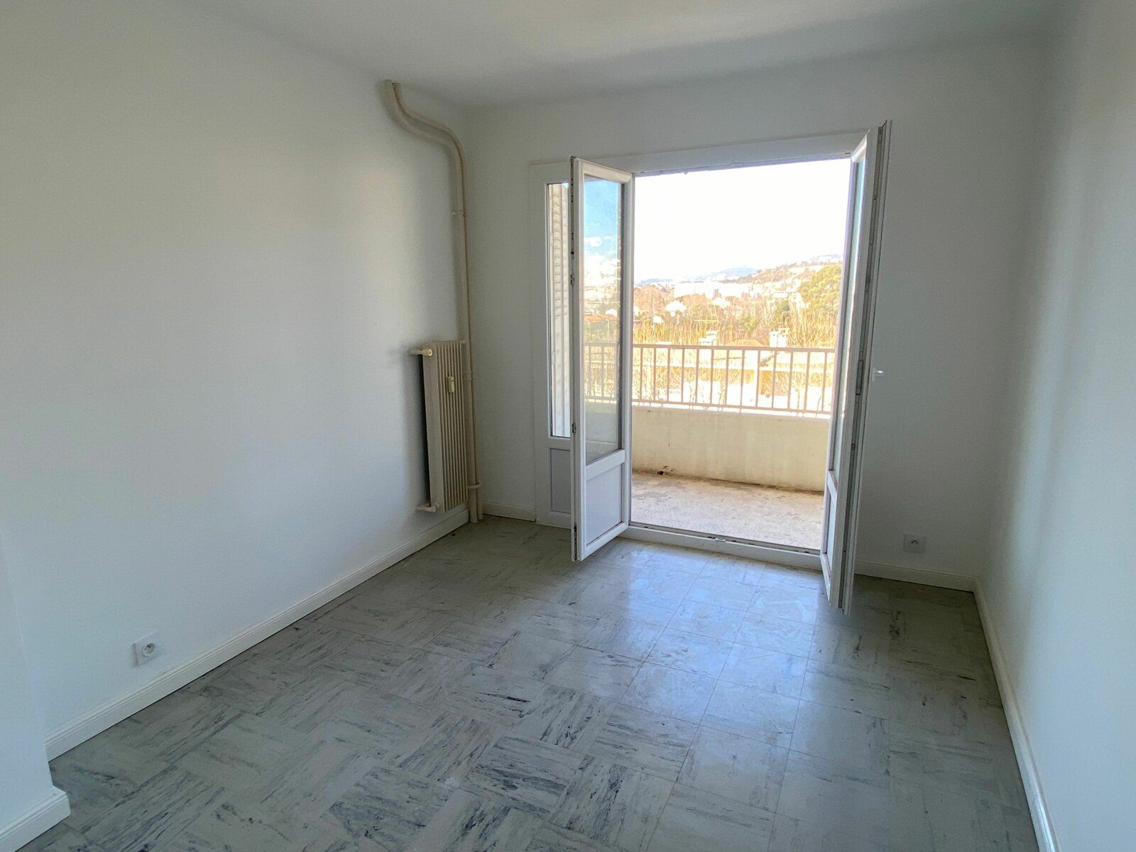 Appartement à vendre 2 48m2 à Toulon vignette-3