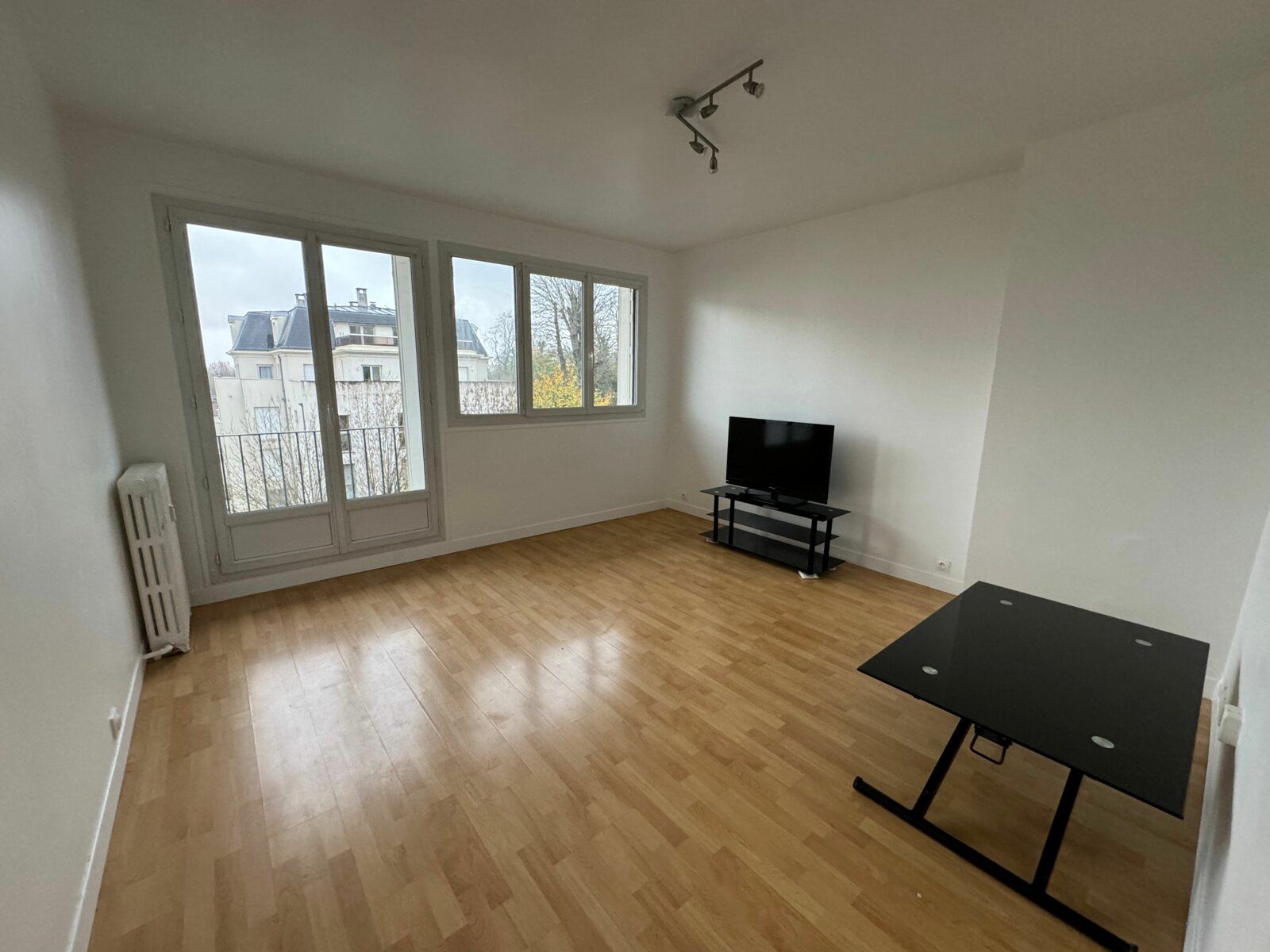 Appartement à louer 2 46.68m2 à Nogent-sur-Marne vignette-1
