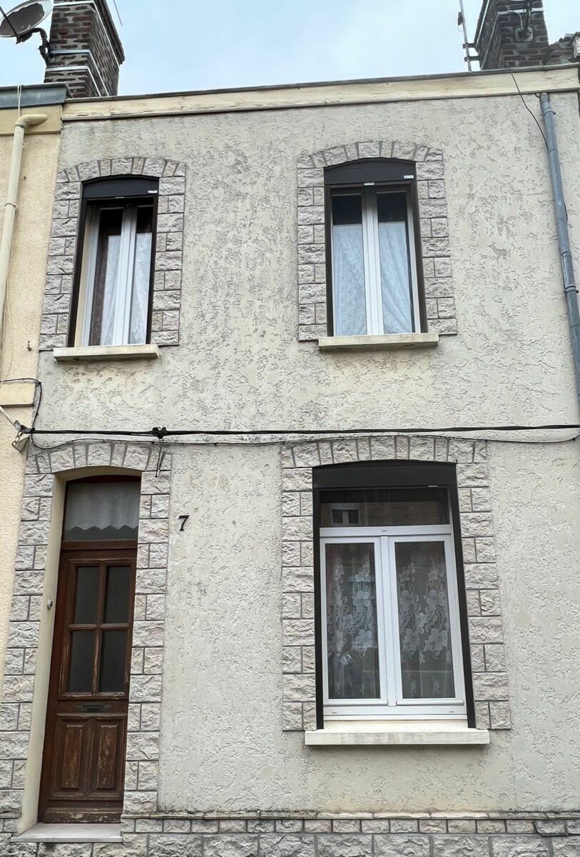 Maison à vendre 4 m2 à Saint-Quentin vignette-1