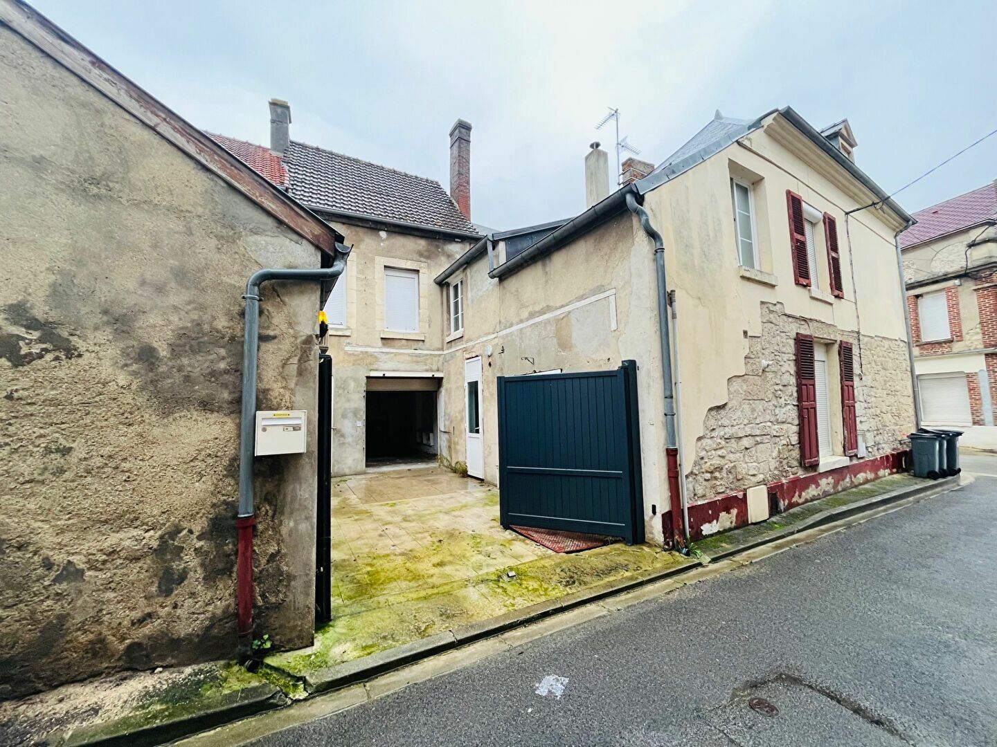 Maison à vendre 5 110m2 à Bruyères-et-Montbérault vignette-1