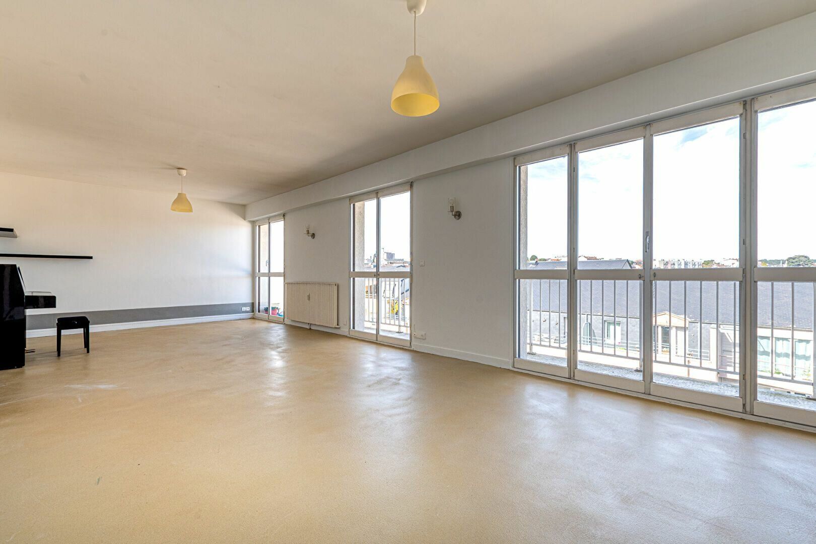 Appartement à vendre 5 m2 à Limoges vignette-1