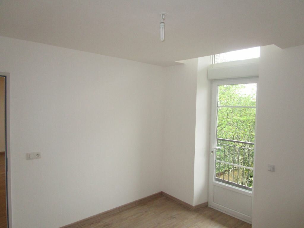 Appartement à louer 3 55m2 à Bourg-en-Bresse vignette-5