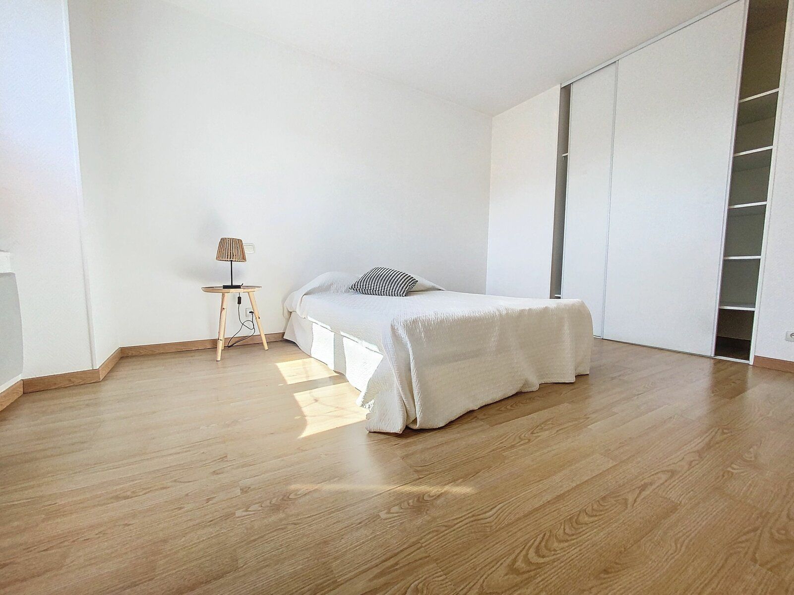 Appartement à vendre 2 m2 à La Rochelle vignette-3