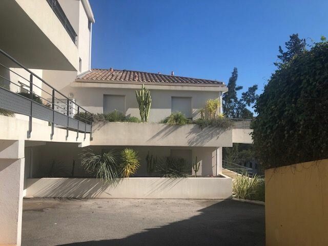 Appartement à vendre 3 57m2 à Toulon vignette-2