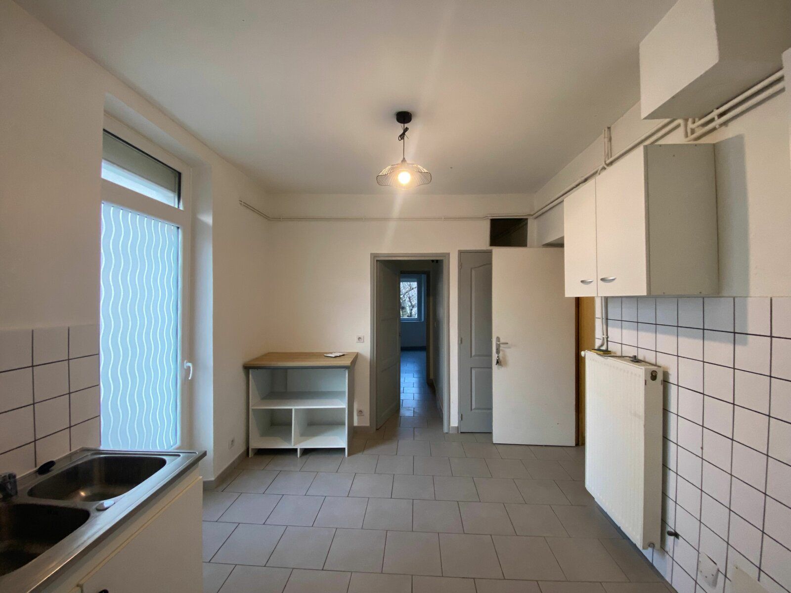 Appartement à louer 3 70.6m2 à Bourg-Saint-Andéol vignette-2