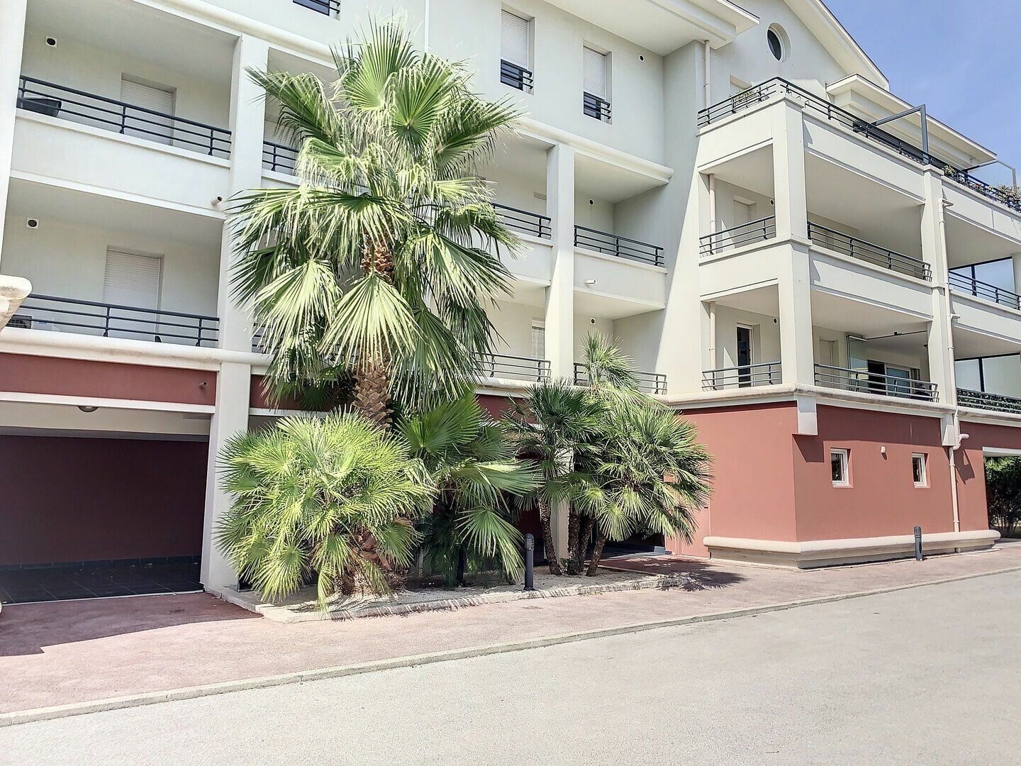 Appartement à vendre 3 76m2 à Saint-Raphaël vignette-2