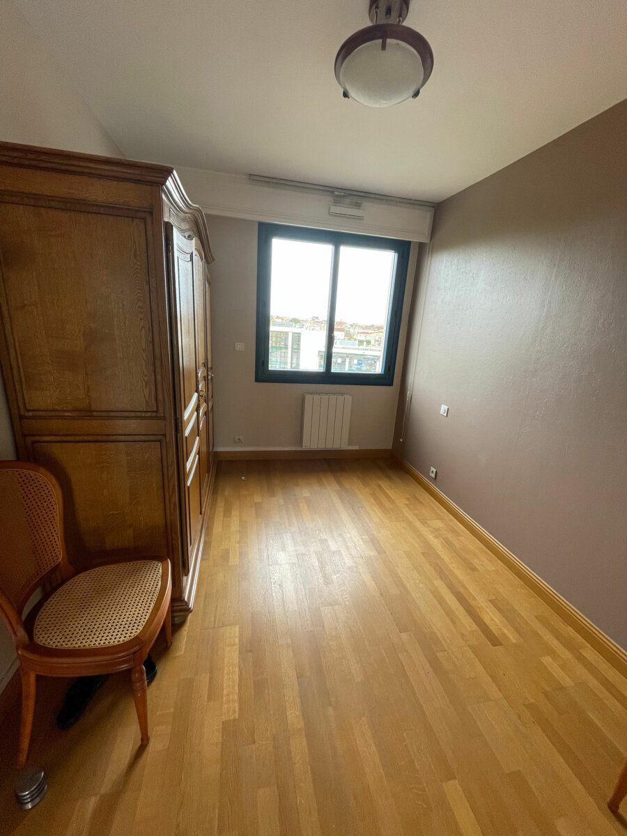 Appartement à vendre 4 95.63m2 à Niort vignette-5