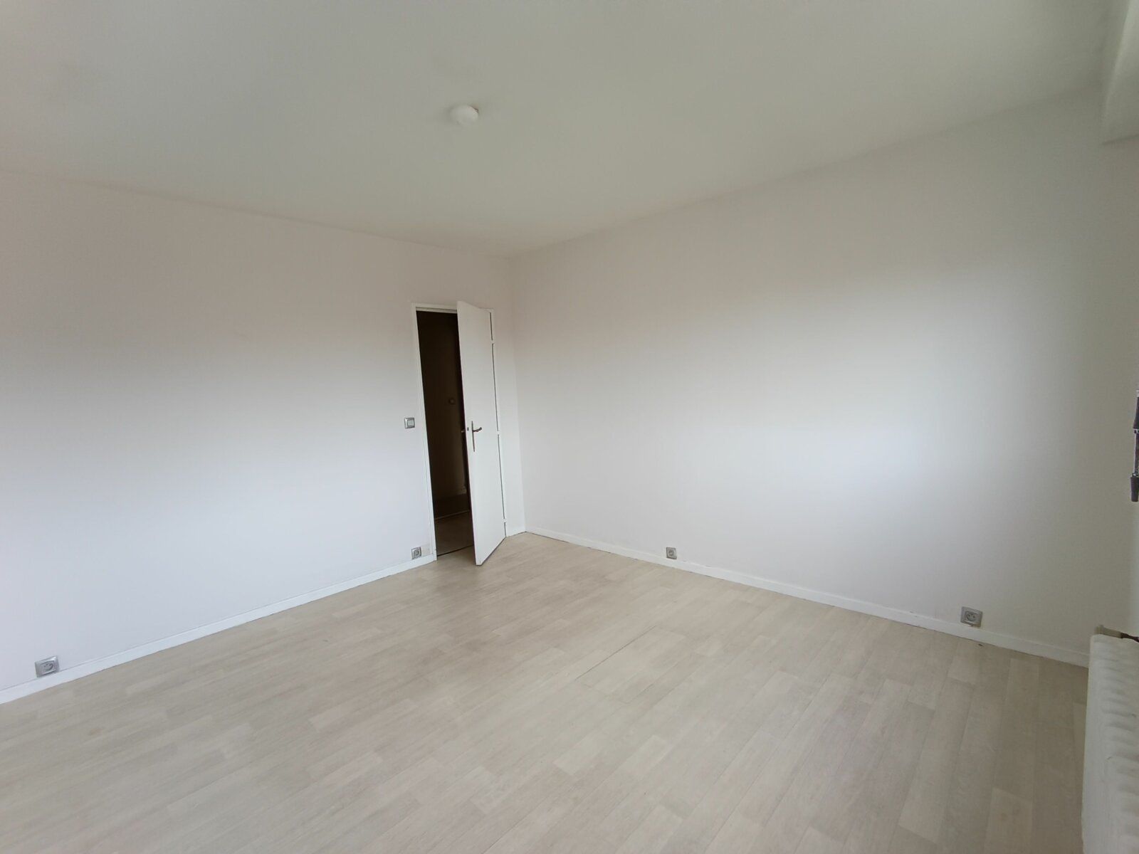 Appartement à vendre 2 67.9m2 à Reims vignette-8