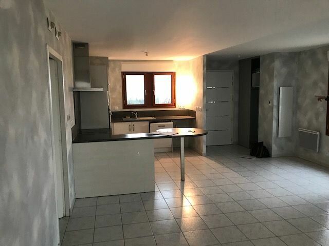 Appartement à louer 3 m2 à Saint-Martin-de-Crau vignette-1
