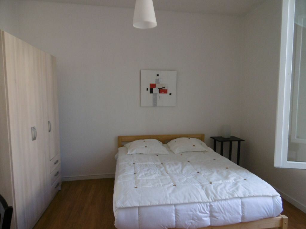 Appartement à louer 2 m2 à Reims vignette-3