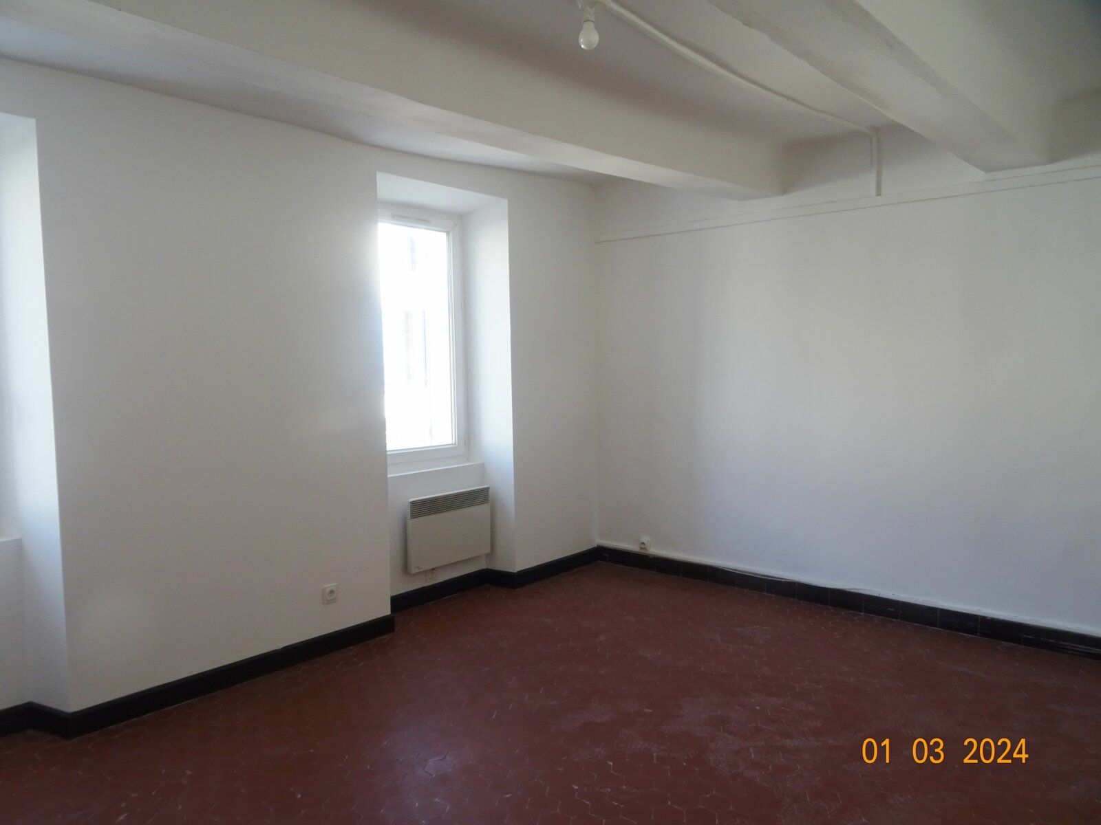 Appartement à louer 2 54m2 à Saint-Zacharie vignette-2