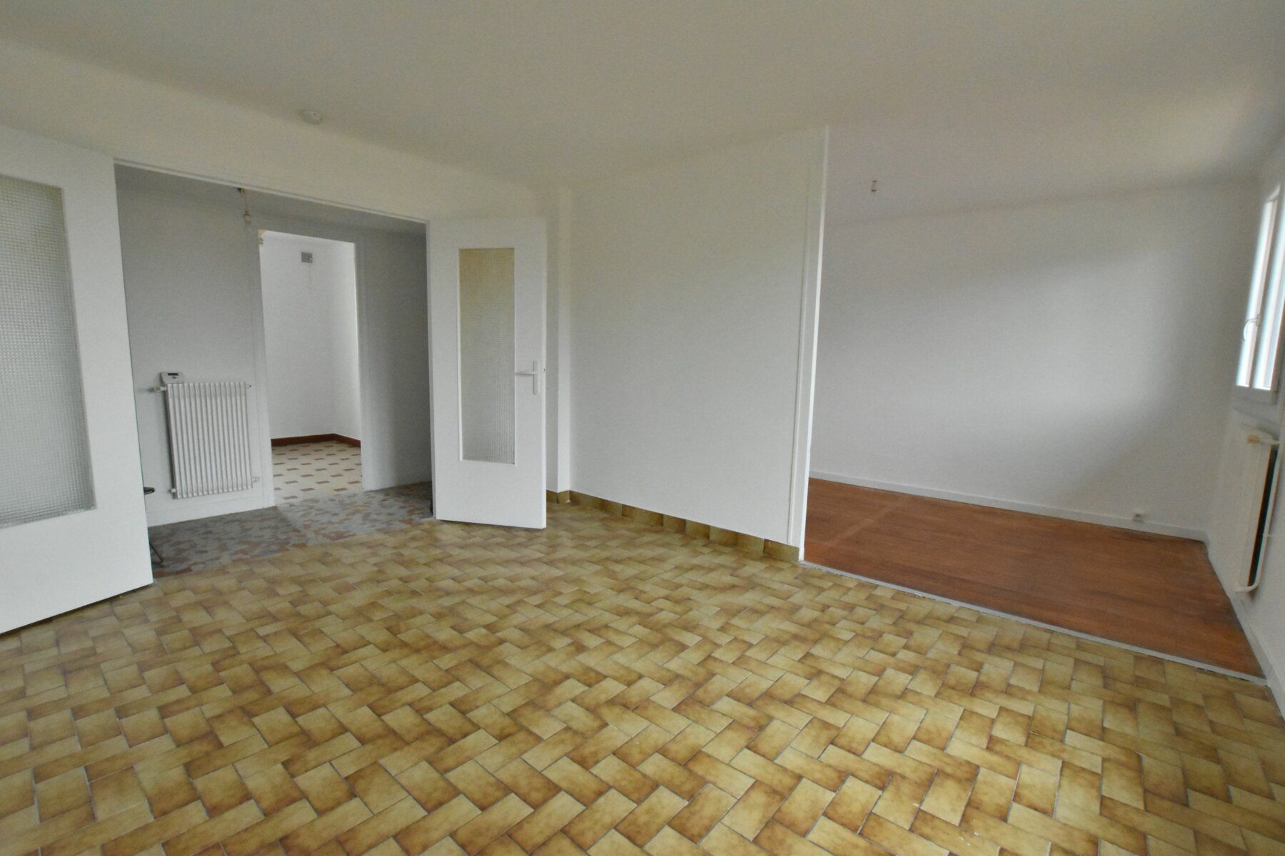 Appartement à vendre 4 63.68m2 à Saint-Genis-Laval vignette-2