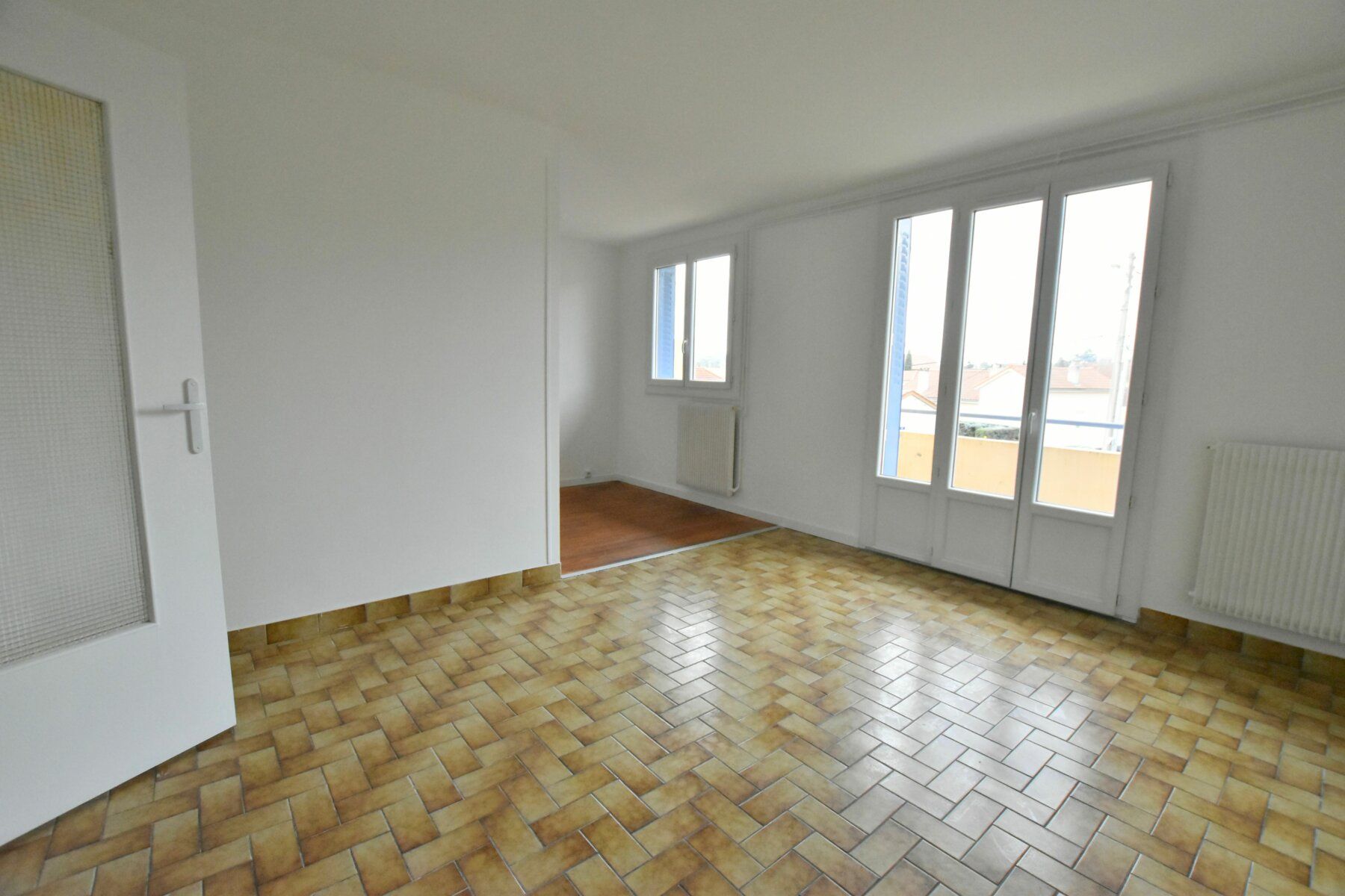Appartement à vendre 4 63.68m2 à Saint-Genis-Laval vignette-1