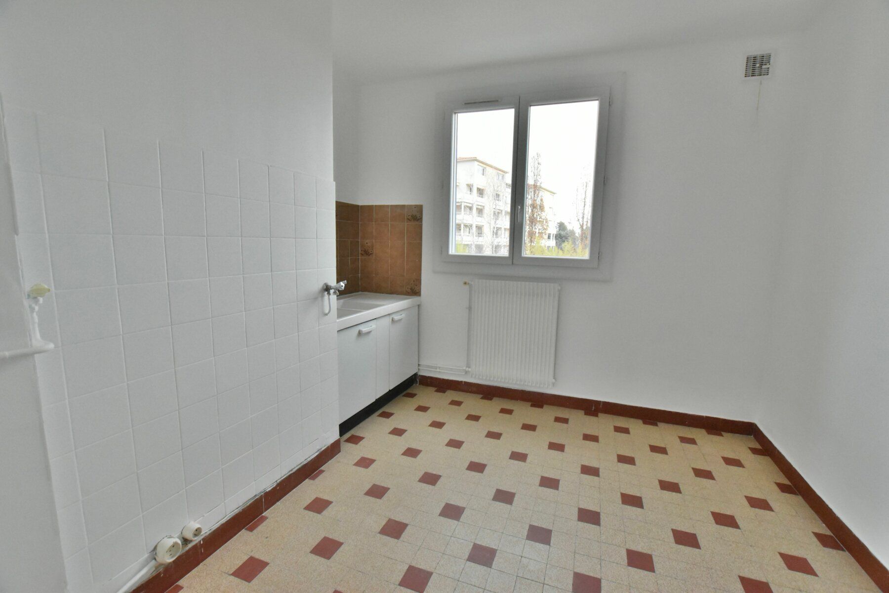 Appartement à vendre 4 63.68m2 à Saint-Genis-Laval vignette-3