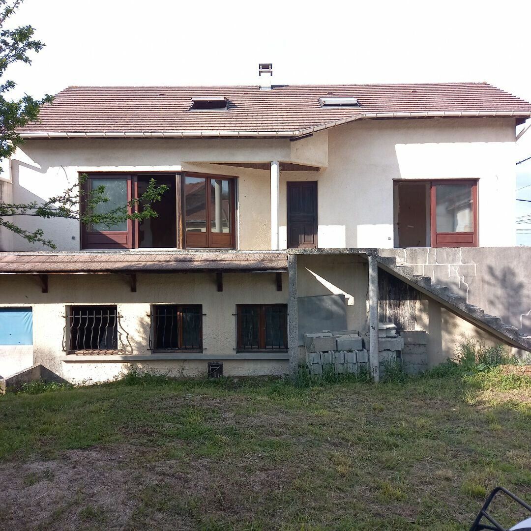Maison à vendre 6 220m2 à Saint-Alban-de-Roche vignette-2