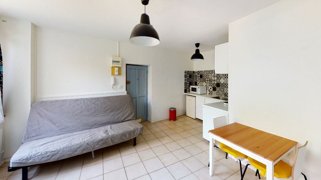 Appartement à louer 1 23.12m2 à Saint-Étienne vignette-2