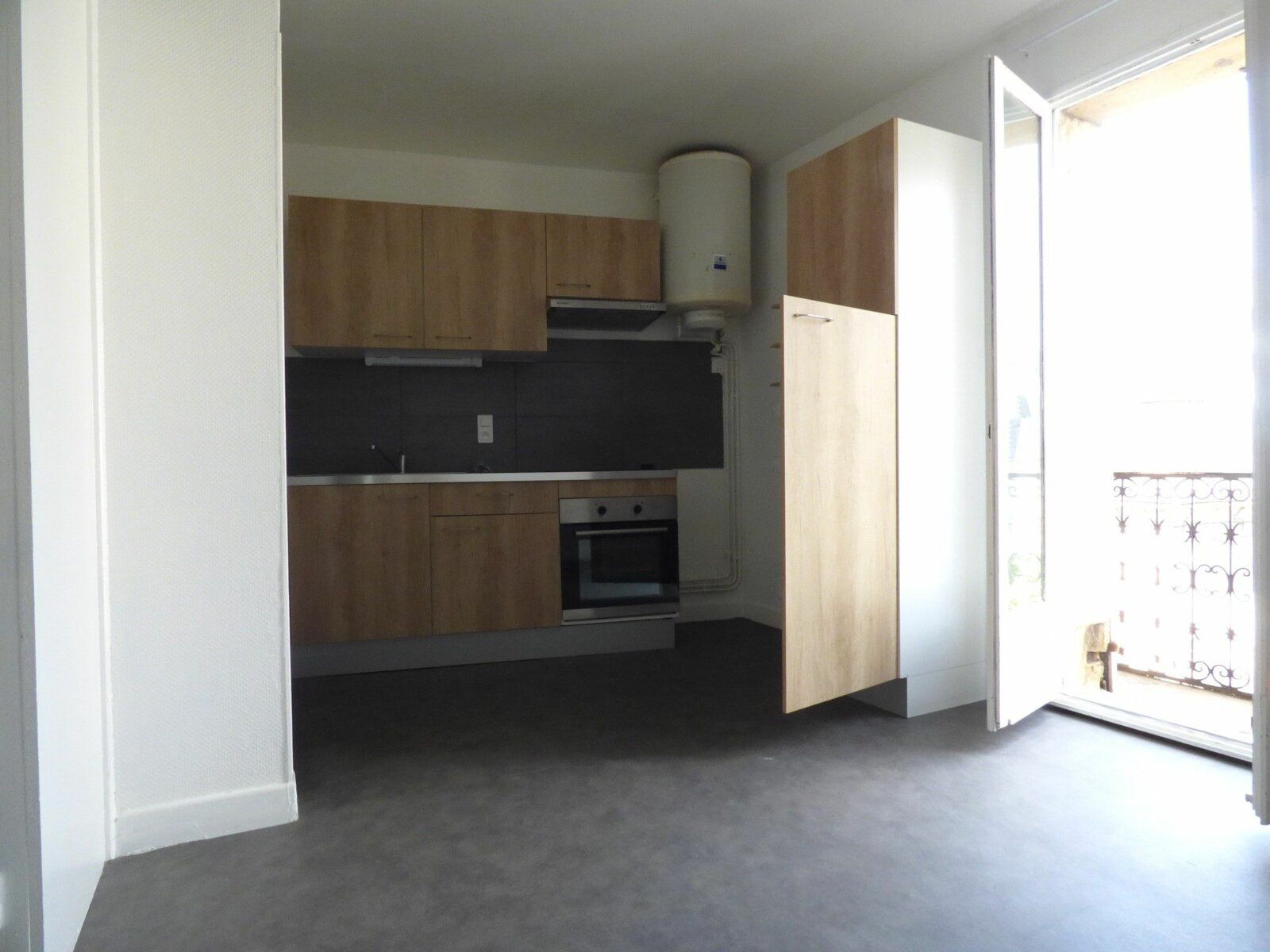 Appartement à louer 1 21m2 à Brive-la-Gaillarde vignette-1