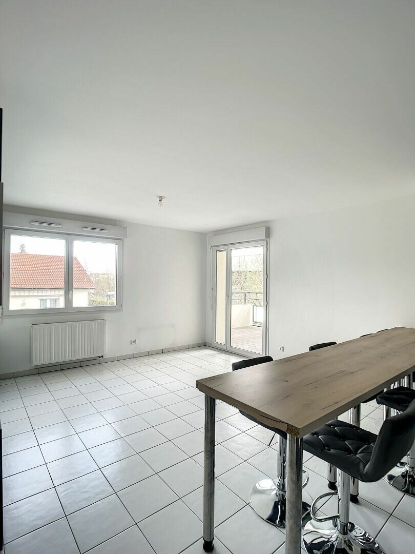 Appartement à vendre 2 60m2 à Clermont-Ferrand vignette-2