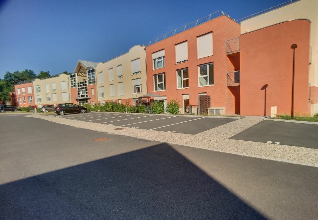Appartement à louer 3 65.88m2 à Saint-Cyr-en-Val vignette-1
